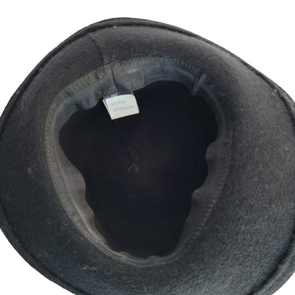 Wool floppy hat with pom poms. - Picture 5 of 5